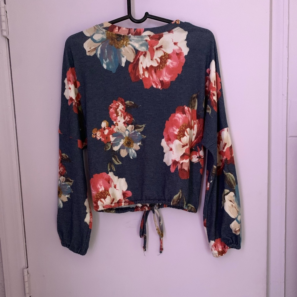 Floral Sweater 🌸